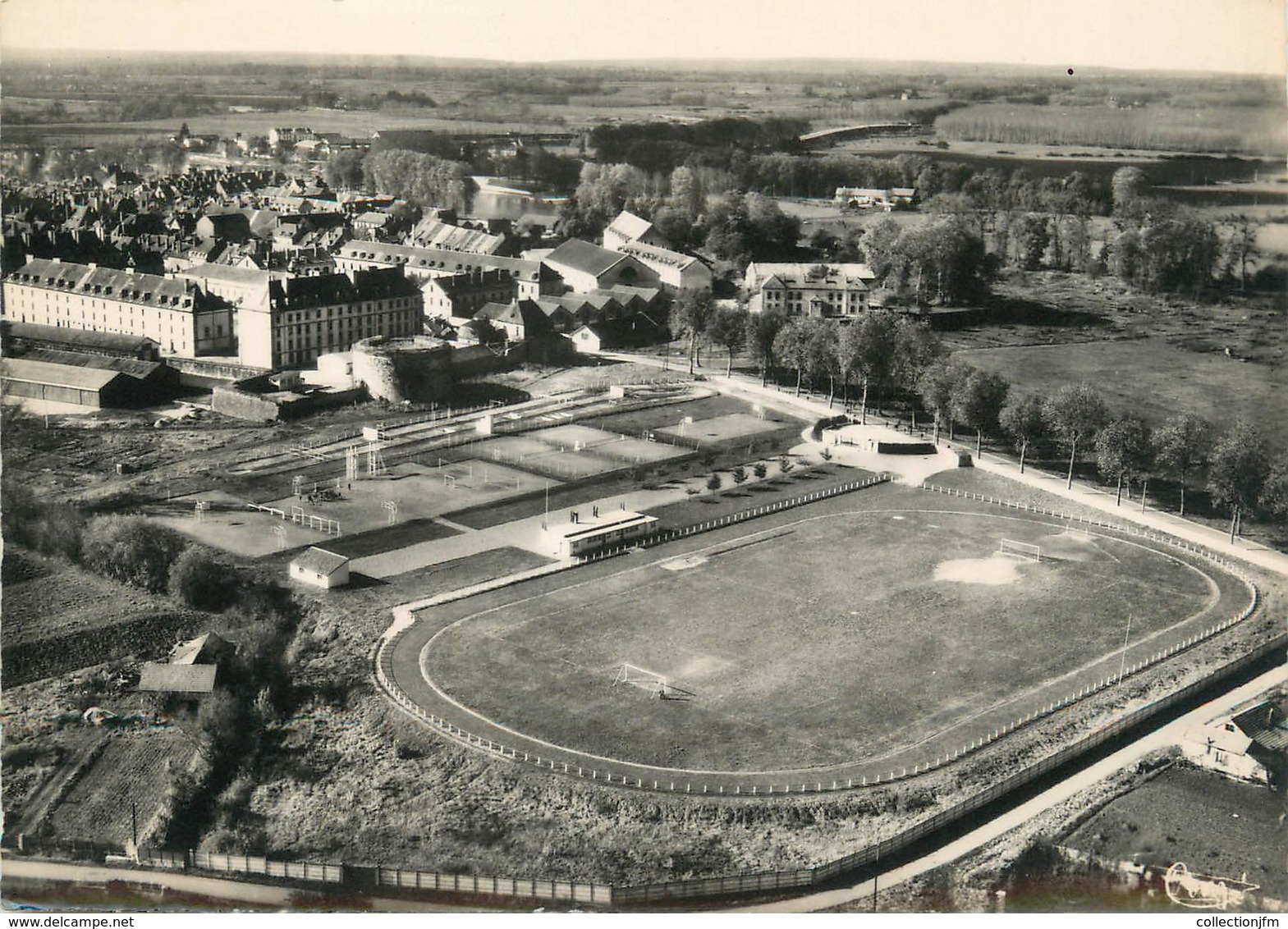 / CPSM FRANCE 21 "Auxonne" / STADE - Auxonne