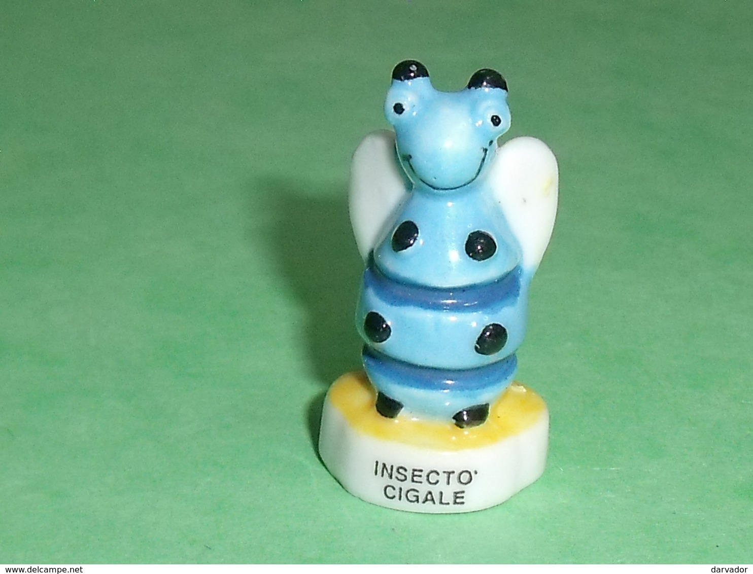 Fèves / Animaux : Insecto Cigale    T102 - Animaux