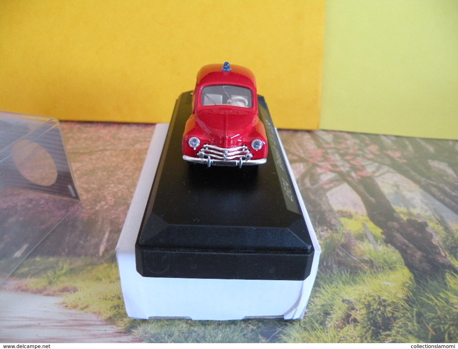 Véhicule De Pompier - Renault 4CV 1954 - 1/43 - SOLIDO FRANCE - - Pompiers