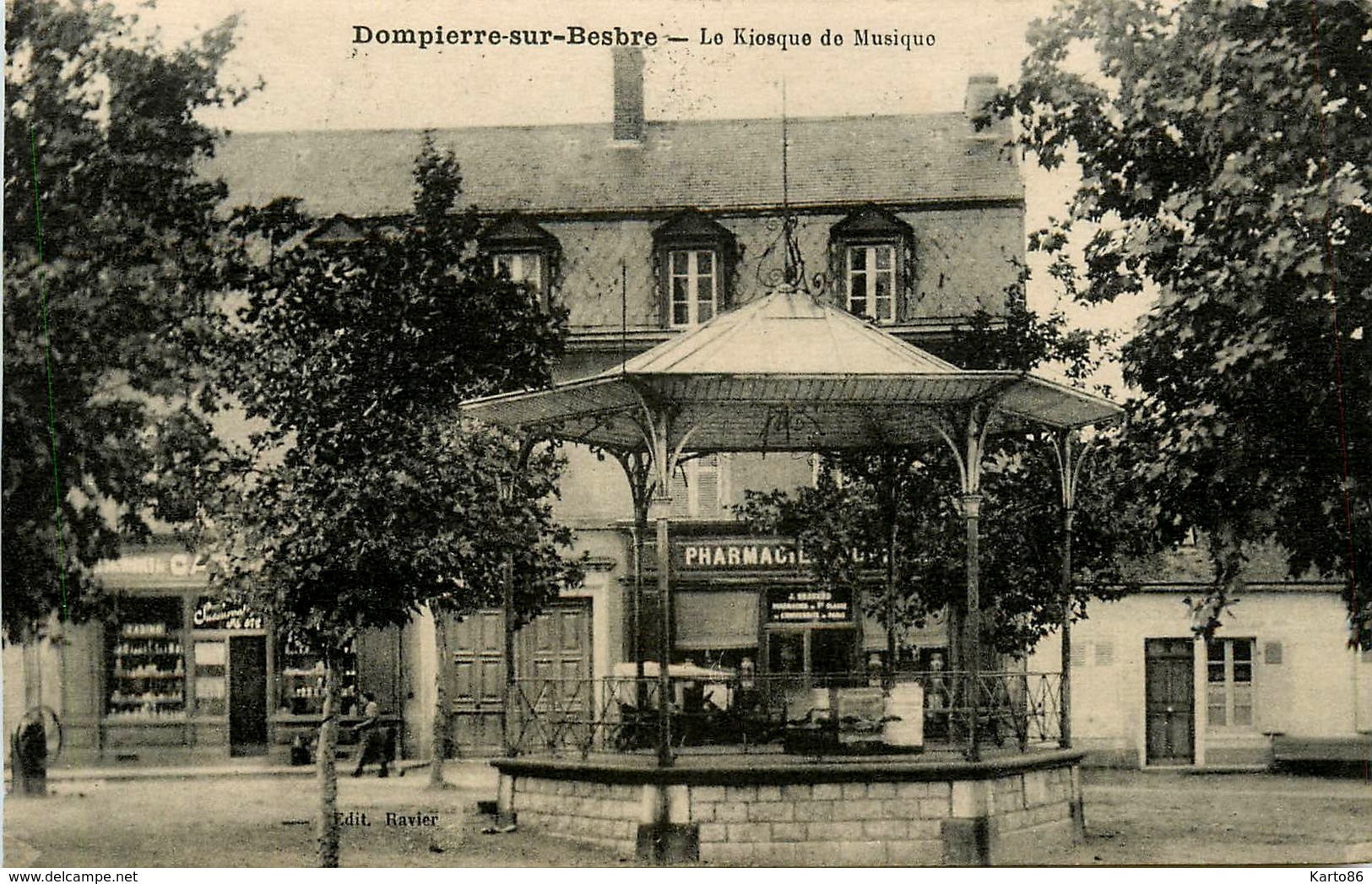 Dompierre Sur Besbre * Le Kiosque De Musique * Pharmacie - Other & Unclassified