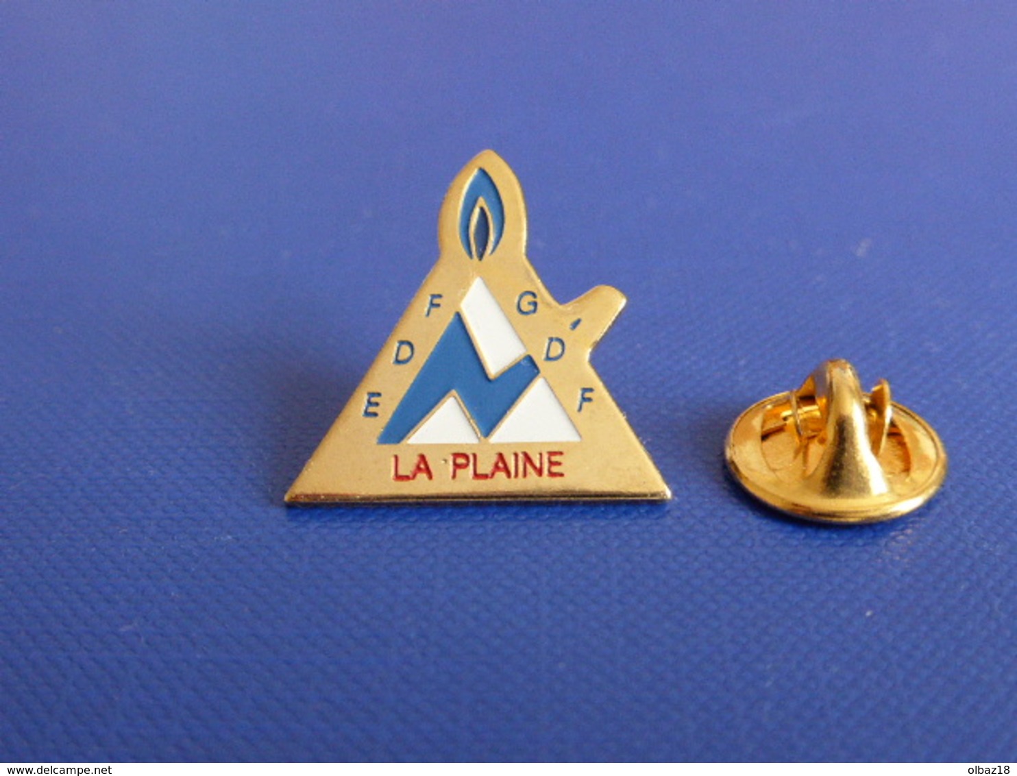Pin's EDF GDF La Plaine - Flamme Gaz (NA22) - EDF GDF