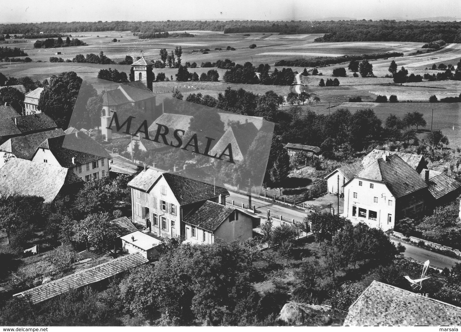 CPSM Fontaine  L'école  Et L'église - Fontaine