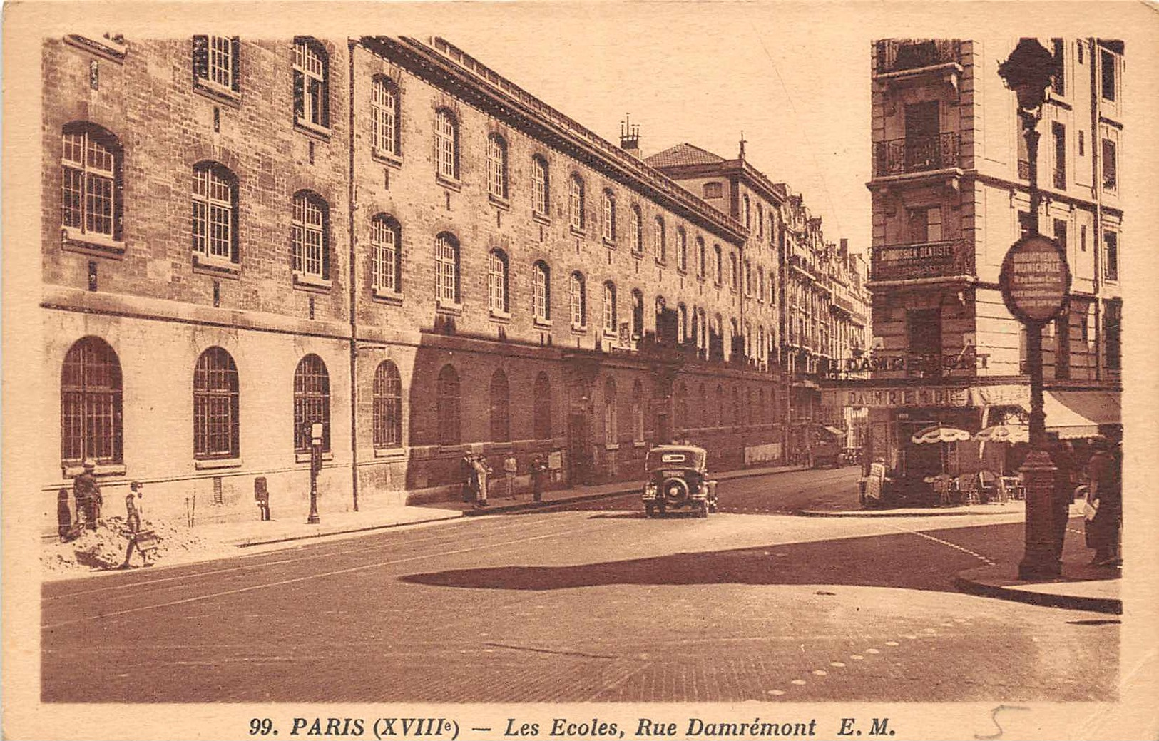 PARIS  18 éme   - Les écoles , Rue Damrémont - District 18