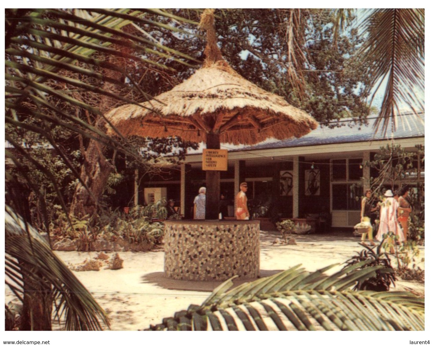 (888) Australia - QLD - Green Island Wishing Well - Great Barrier Reef