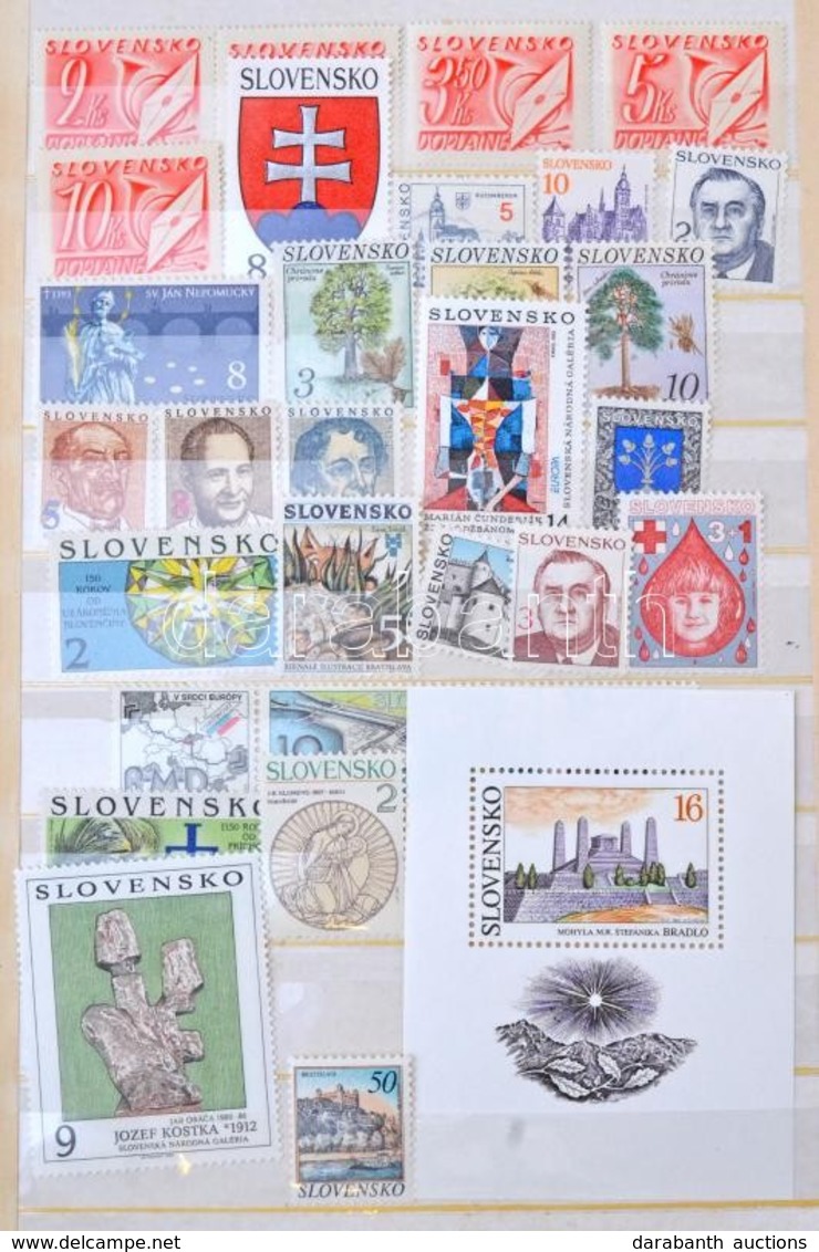 ** * Szlovákia Postatiszta összeállítás 2 Lapos Közepes Berakóban (Mi EUR 175,-) - Otros & Sin Clasificación