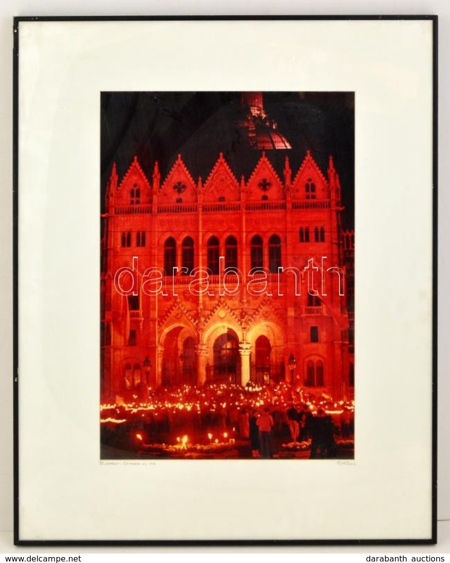 RARocz Jelzésel: Parlament, Budapest, 1990. Október 23., Nagyméretű Fotó, üvegezett Keretben, 49×33 Cm - Altri & Non Classificati