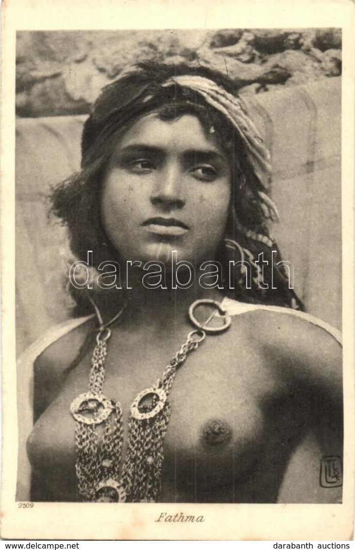 ** 4 Db RÉGI Motívumos Képeslap; Folklór, Erotika / 4 Pre-1945 Motive Postcards; Nude Women, Folklore - Sin Clasificación