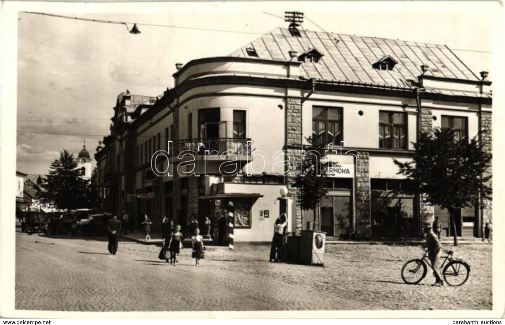 T2 Huszt, Chust; Tér, Kerékpáros, Benzinkút, Automobilok, Pekár üzlete / Square, Man With Bicycle, Gas Station, Automobi - Sin Clasificación