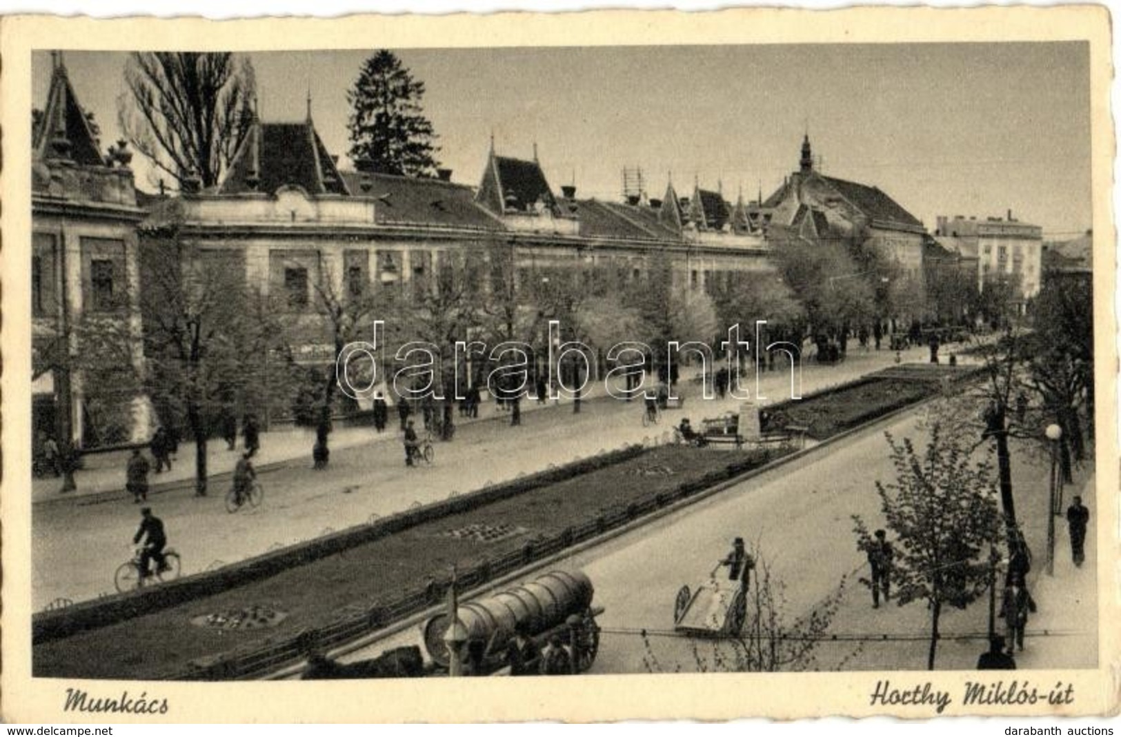 ** T2 Munkács, Mukacheve, Mukacevo; Horthy Miklós út, Kerékpárosok / Street, Cyclists - Sin Clasificación