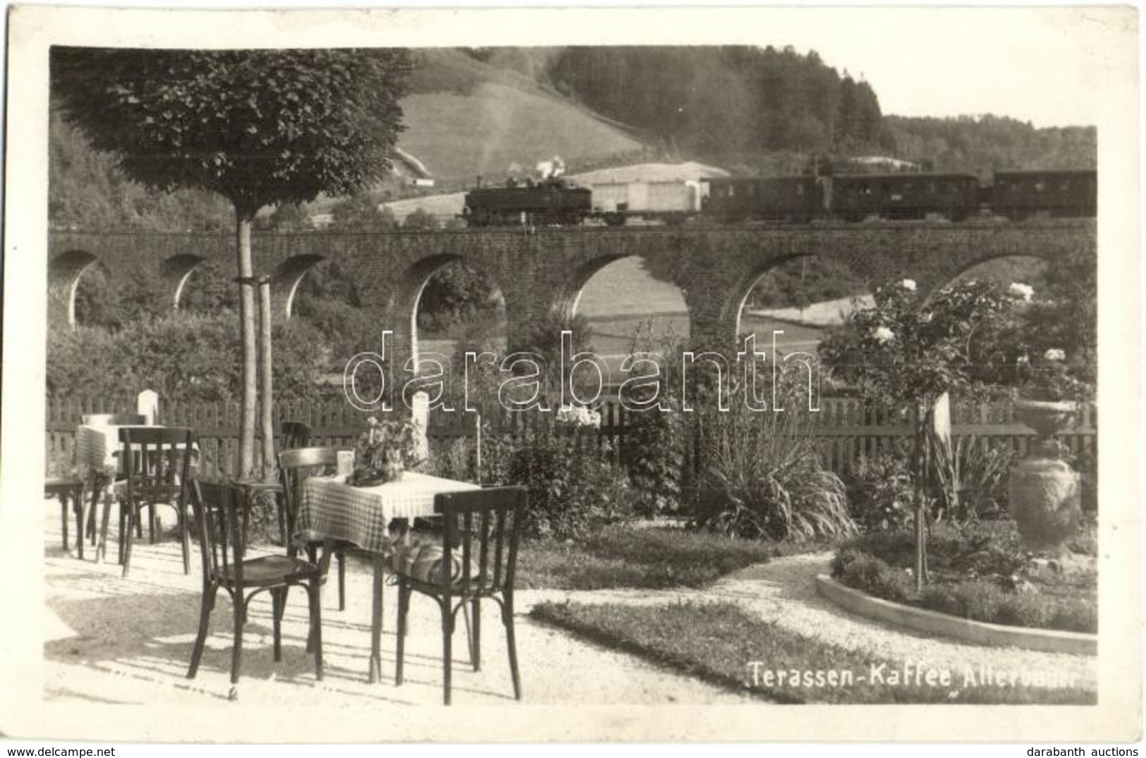 T2 1934 Aspang, Kaffee Alterbauer, Terassen / Cafe Terrace, Locomotive In The Background. Photo - Ohne Zuordnung