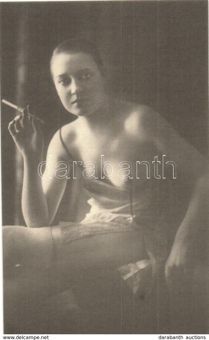 ** T1 Vintage Erotic Nude Lady Smoking. HM Faszination Aktphotographie 1850-1930. - Non Classificati