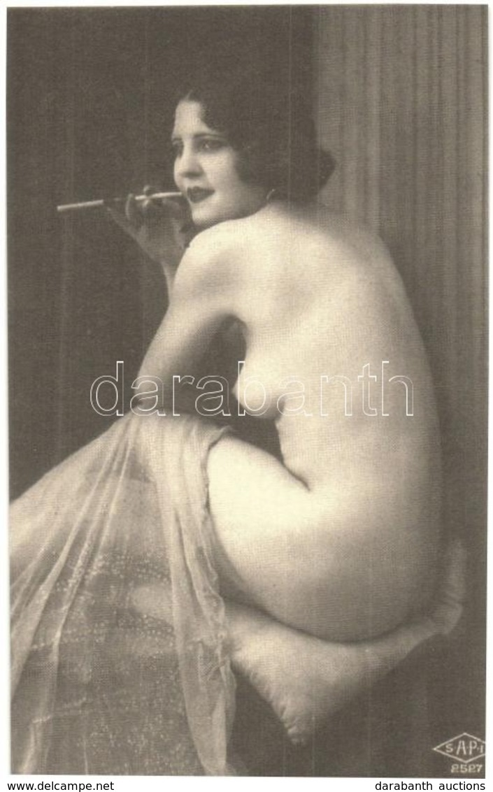 ** T1 Vintage Erotic Nude Lady Smoking. HM Faszination Aktphotographie 1850-1930. - Ohne Zuordnung