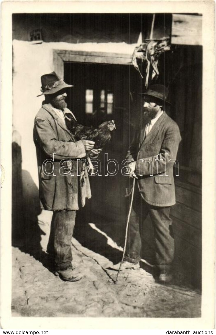 ** T2/T3 Kárpátaljai Zsidók Kakassal / Podkarpatska Rus. Zidovsky Typ / Transcarpathian Jewish Men With Rooster. Judaica - Sin Clasificación