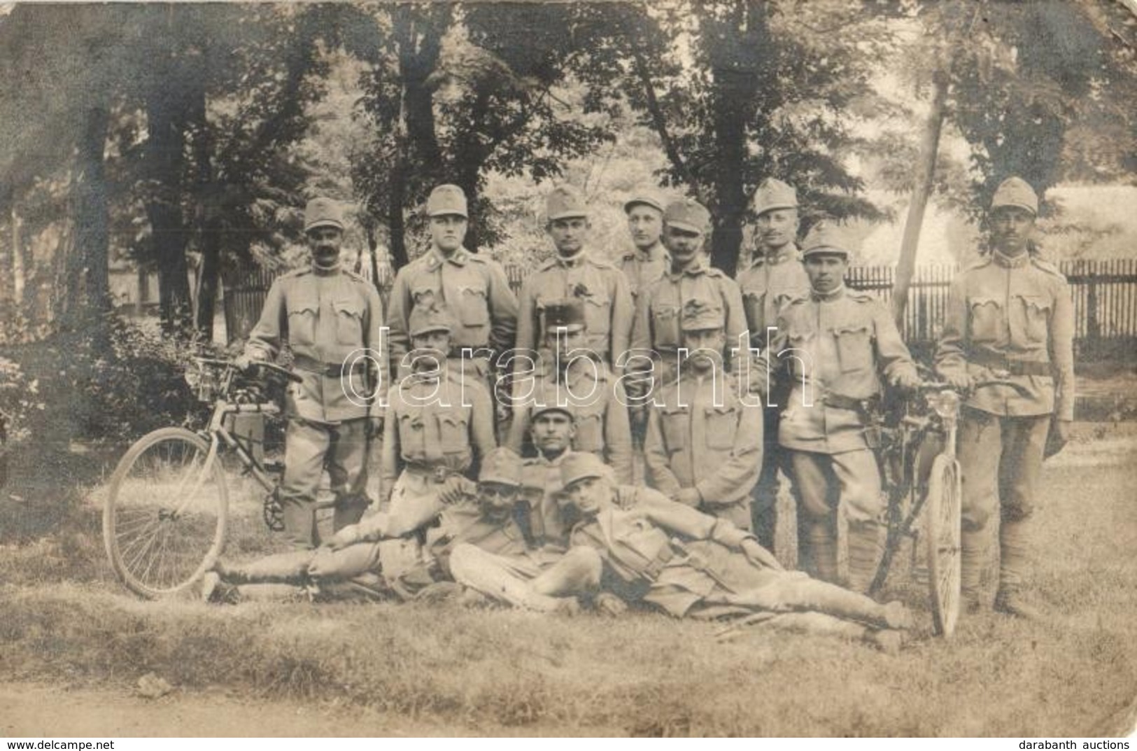 ** T2/T3 Első Világháborús Osztrák-magyar Kerékpáros Katonák / WWI K.u.k. Military, Soldiers With Bicycles. Group Photo  - Ohne Zuordnung