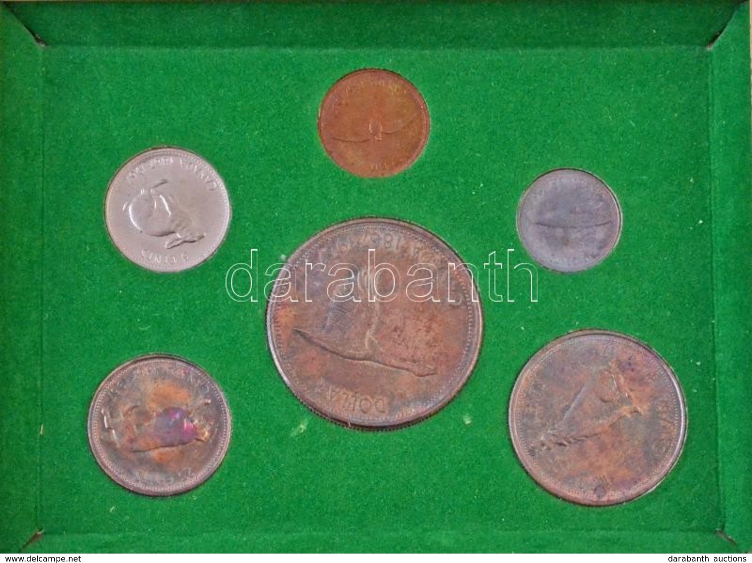 Kanada 1967. 1c - 1$ (6xklf) Forgalmi Szett Falra Akasztható Dísztokban T:1-,2 Patina
Canada 1967. 1 Cent - 1 Dollar (6x - Ohne Zuordnung