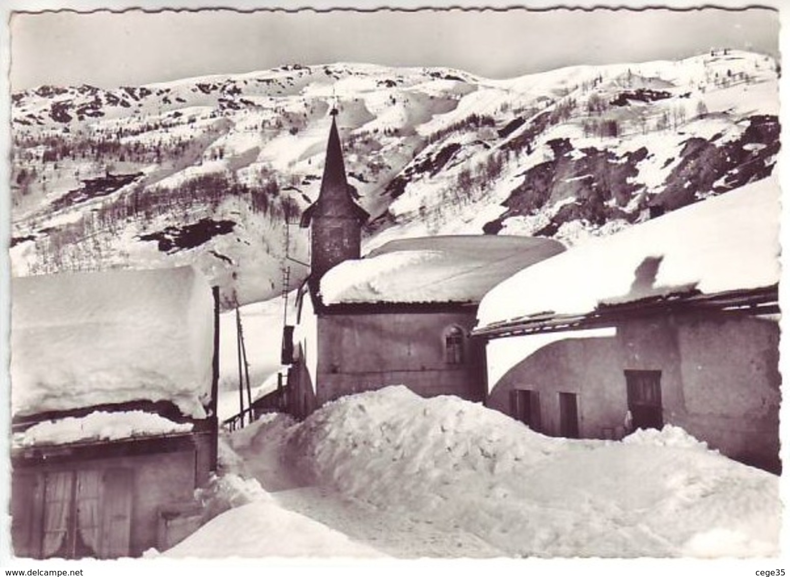 74 La Tour - Au Pays Du Mont Blanc - Le Village Enfoui Sous La Neige - Ed: Cellard 14843 - Sonstige & Ohne Zuordnung