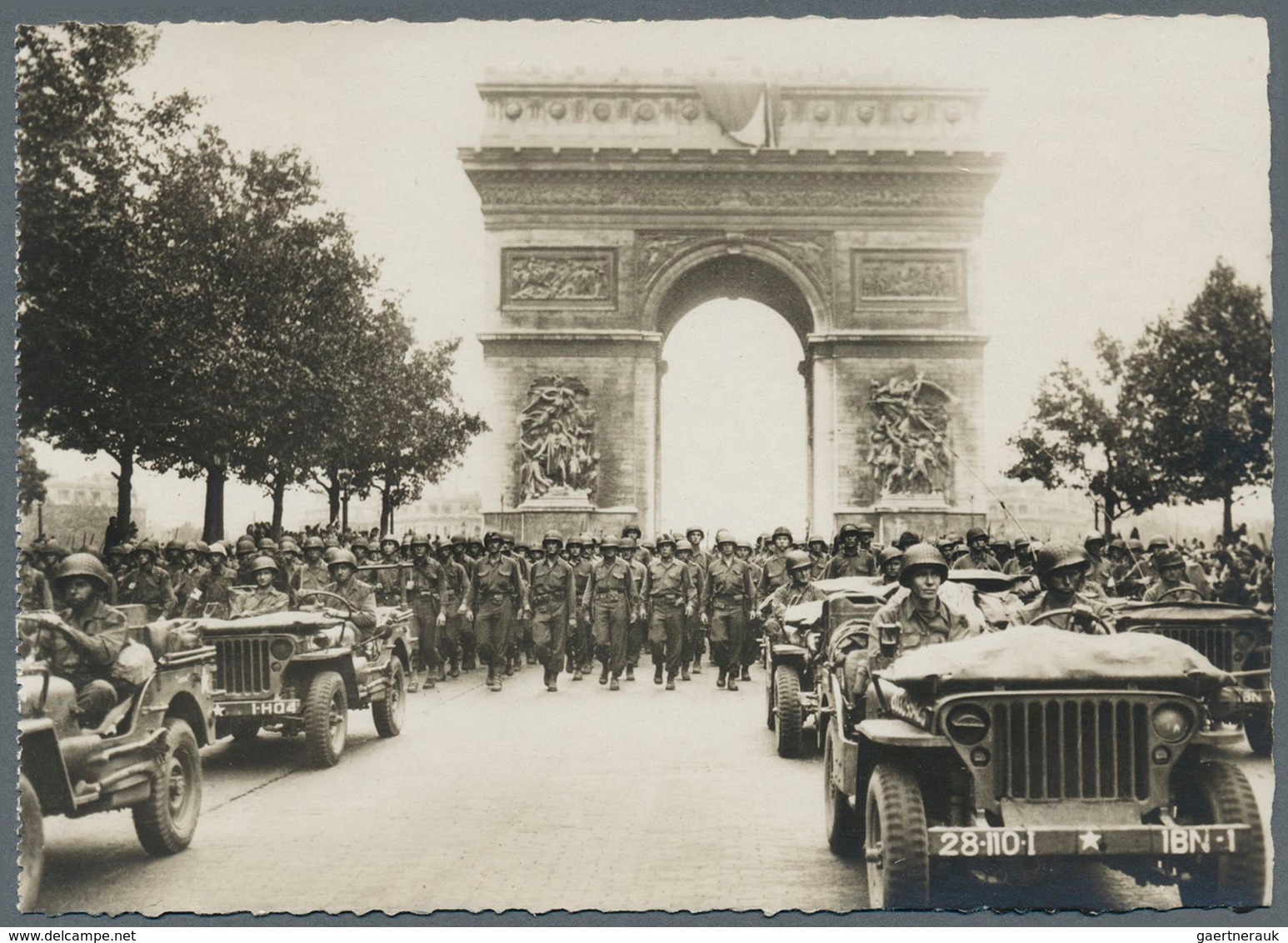 Ansichtskarten: Politik / Politics: FRANKREICH, Paris 1945, Befreiung Und Befreiungsfeier, 160 Ansic - Persönlichkeiten