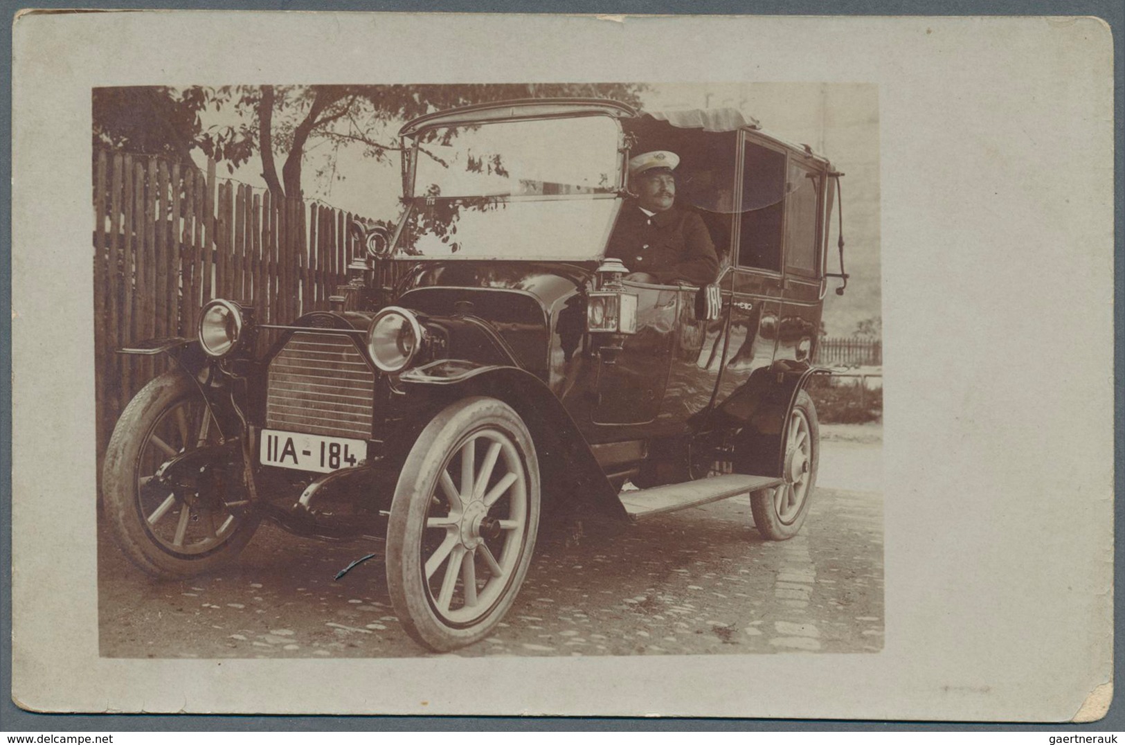 Ansichtskarten: Motive / Thematics: AUTOS, üppiger Bestand an gut 1000 historischen Ansichtskarten,