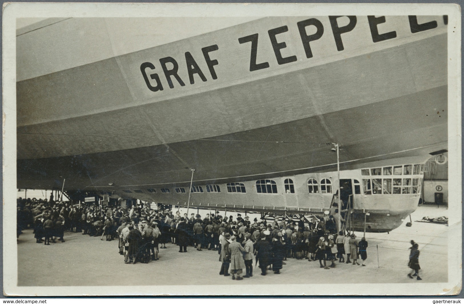 Ansichtskarten: 1899-1960, Partie Mit Rund 350 Karten, Zumeist Vor 1945, Dabei Topographie Mit Klein - 500 CP Min.