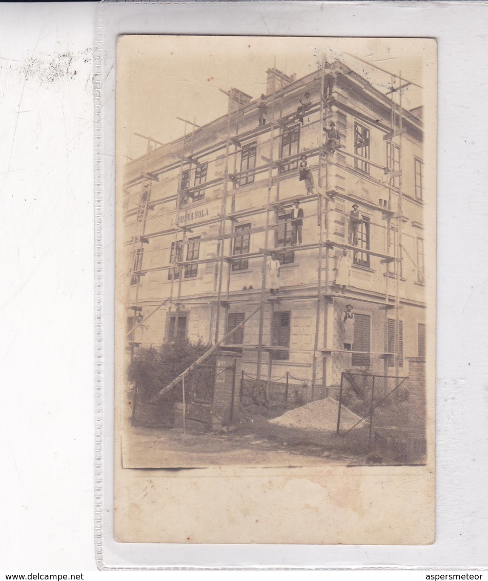 PHOTO POSTAL BUILDING ON CONSTRUCTION. CIRCULEE 1928. YUGOSLAVIA-BLEUP - Yugoslavia