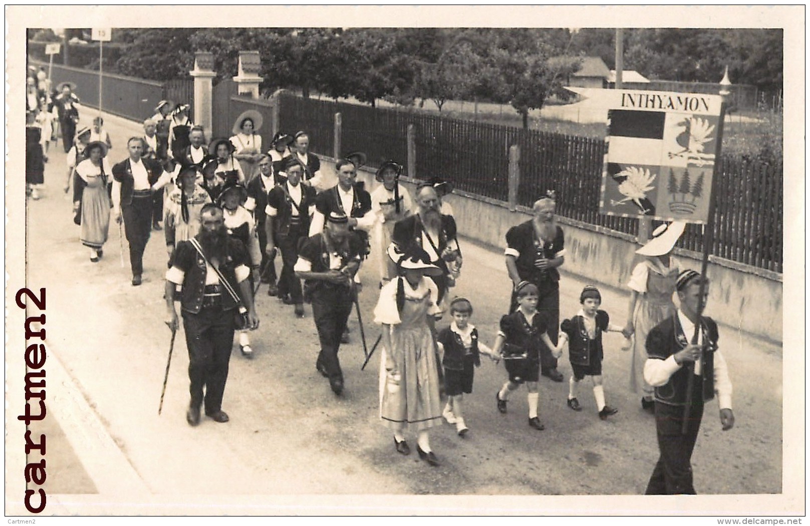 CARTE PHOTO : MONTBOVON INTYAMON PROCESSION FETE RELIGION INTHYAMON PHOTOGRAPHE J. LIVET PAYERNE AUMONIER ABBE - Montbovon