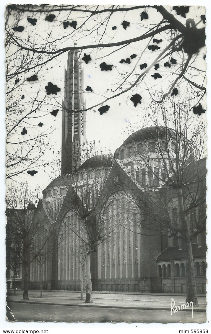 PARIS (75) - Eglise Sainte-Odile Bâtie Par P. L'Ermite à La Porte Champerret -CPSM N&B 1956 Format CPA -Scan Recto-verso - Eglises