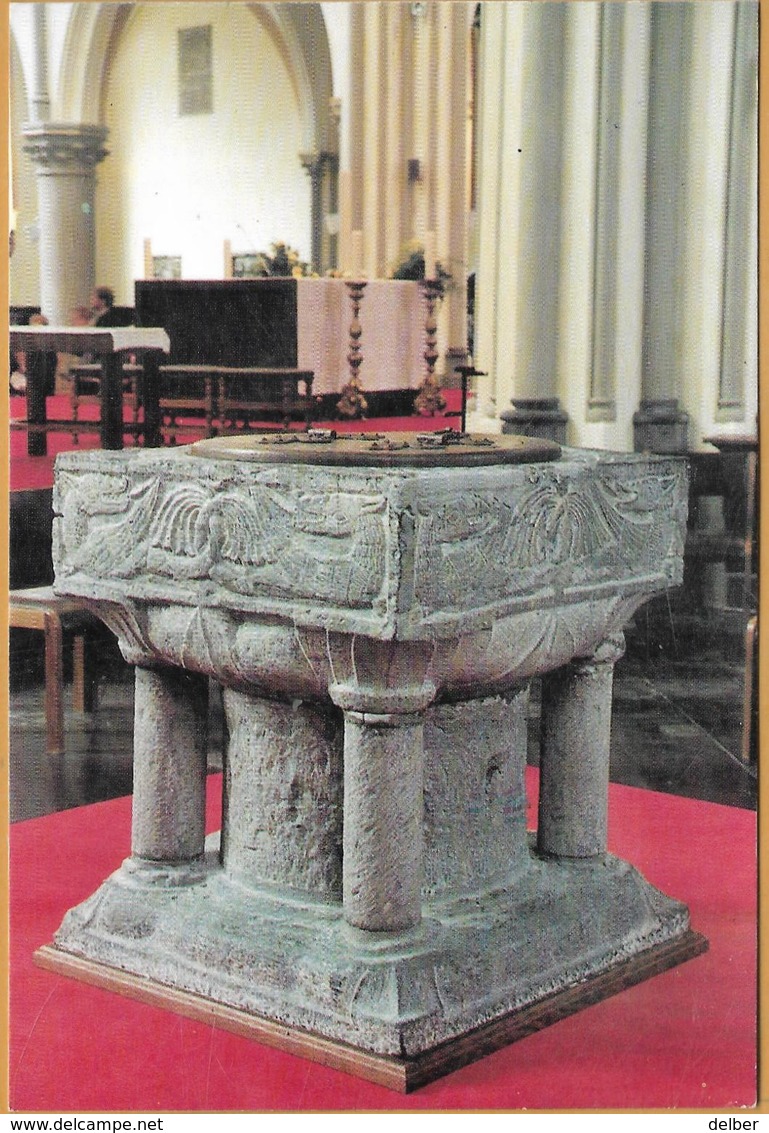 8Aa-981: Lichtervelde St Jacobuskerk  Romaanse Doopvont....algemeen Zicht Na De Renovatie  ... Voltooid In Mei 2000 - Lichtervelde