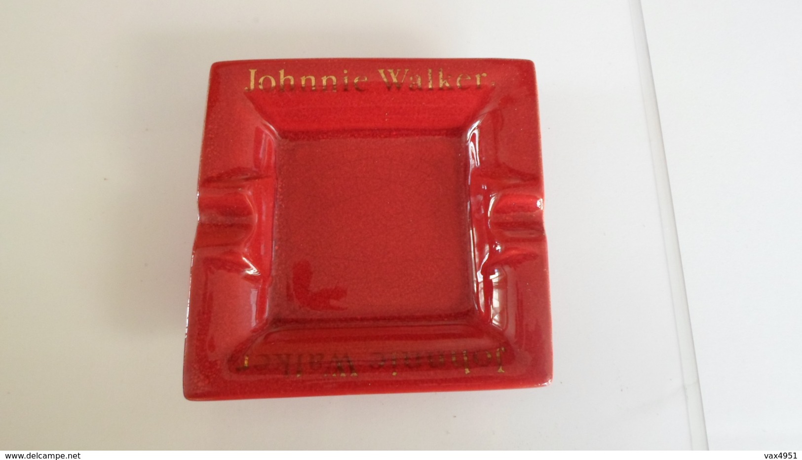 CENDRIER JOHNNIE WALKER      ****   RARE   A  SAISIR **** - Ashtrays