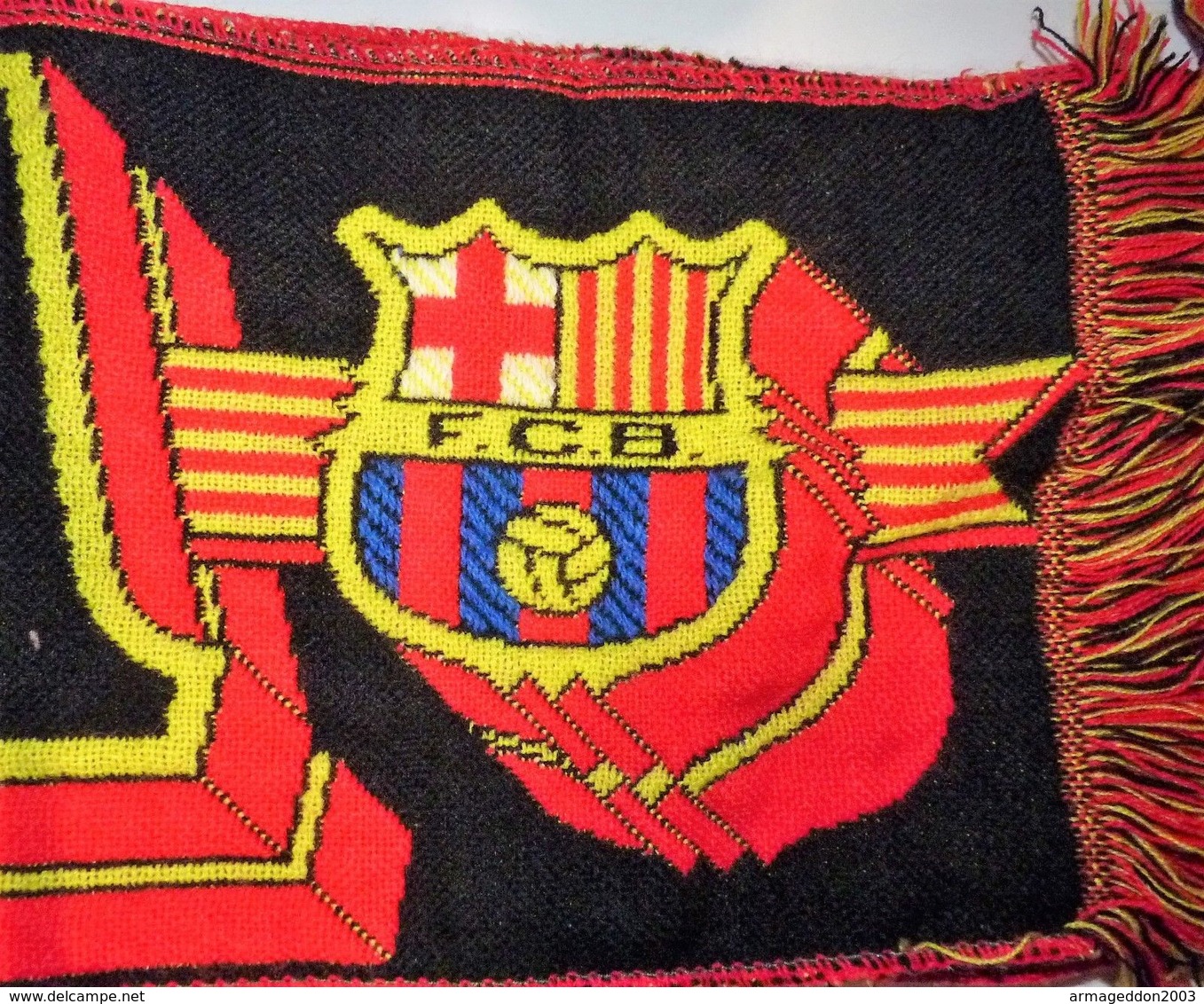 VINTAGE VERITABLE ECHARPE FOOTBALL BARCA PRODUIT OFFICIEL - Habillement, Souvenirs & Autres