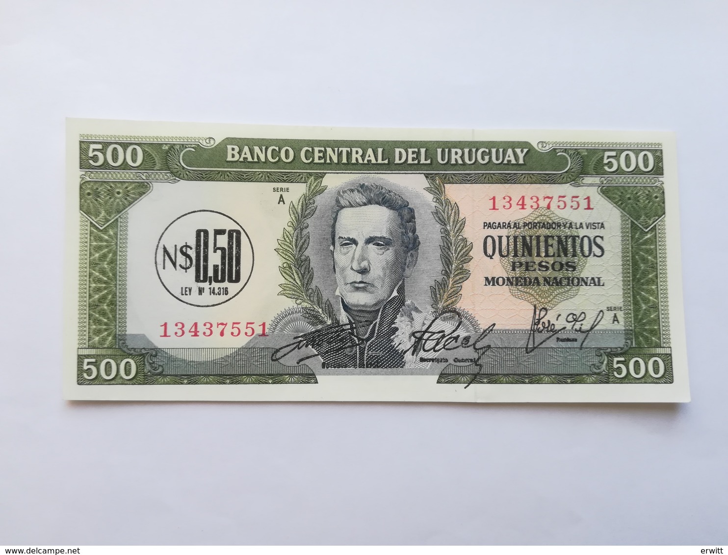 URUGUAY 0,50 PESOS ON 500 PESOS  1975 - Uruguay