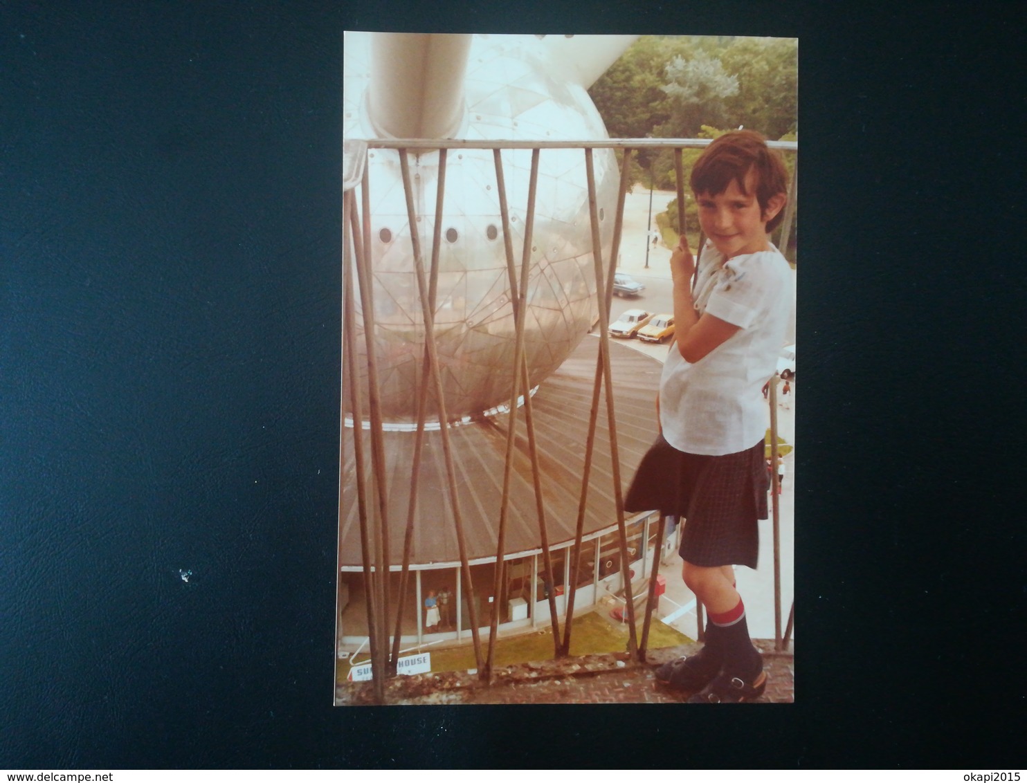 PAPY SUR UN MANÈGE FOIRE À L ATOMIUM PLAGE MER DANSE ENDIABLÉE 20 PHOTOS ORIGINALES EN COULEURS FAMILLE BELGIQUE  1970