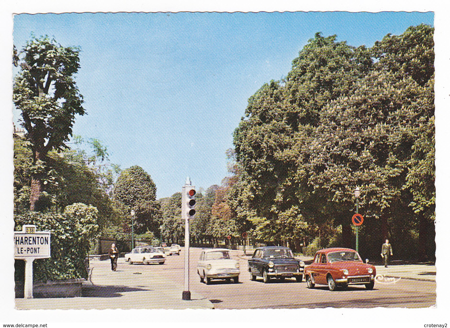 94 Charenton Le Pont N°24 Avenue De Gravelle En 1985 Autos Ford Anglia Peugeot 404 Renault Dauphine Autre Marque ? - Charenton Le Pont