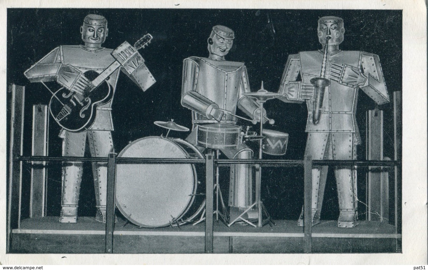 51 - Reims : Magasins Modernes - Souvenir Des Robots Musiciens - Reims