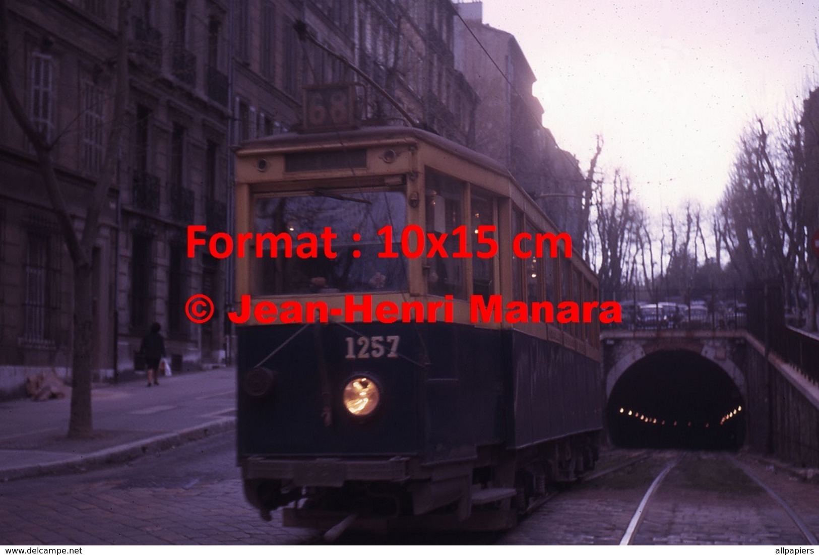 Reproduction D'une Photographie Du Tramway 1200 Ligne 68 Sortant Du Tunnel De Noailles à Marseille En 1963 - Autres & Non Classés