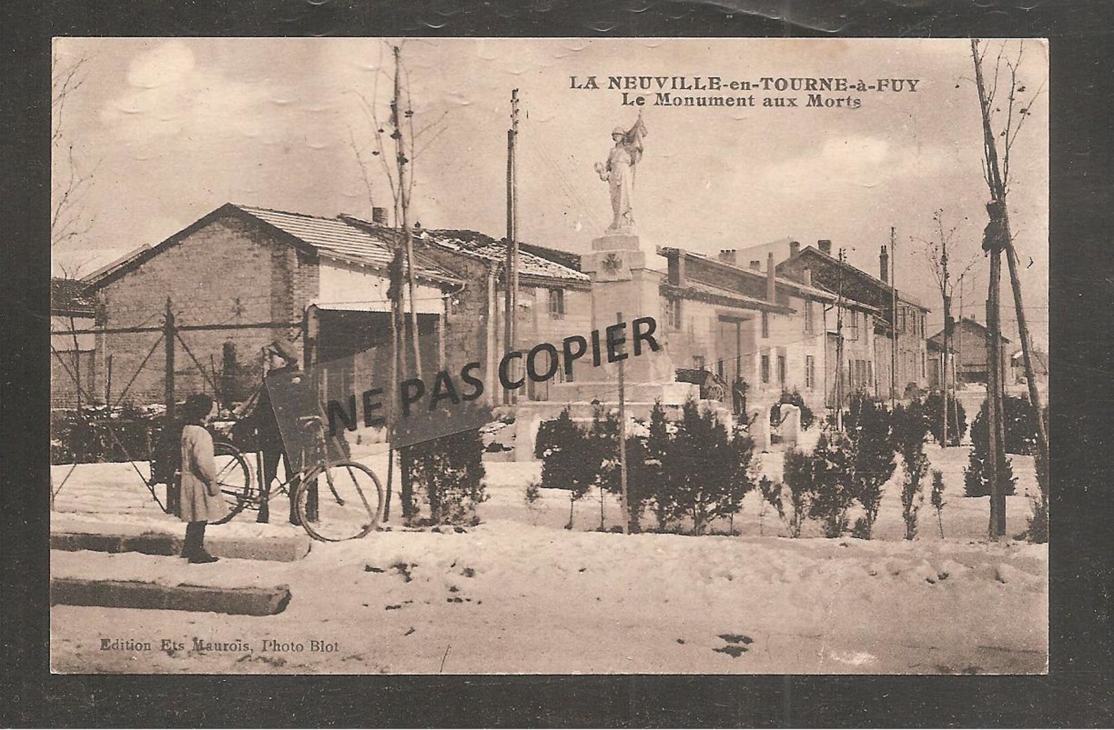 La Neuville En Tourne A Fuy  -  Le Monument Aux Morts /enfant/velo/ - Autres & Non Classés