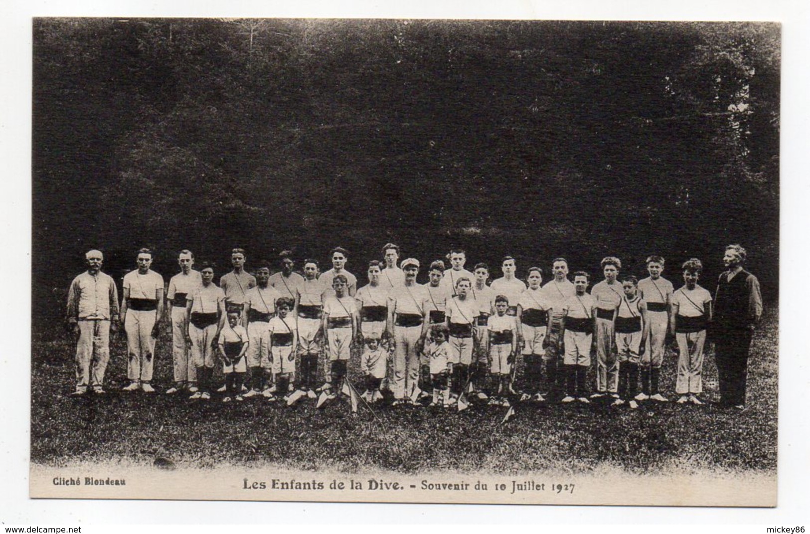 LEZAY -- Souvenir Du 10 Juillet 1927 -- Les Enfants De La Dive (gymnastique)--très Animée - Gymnastik