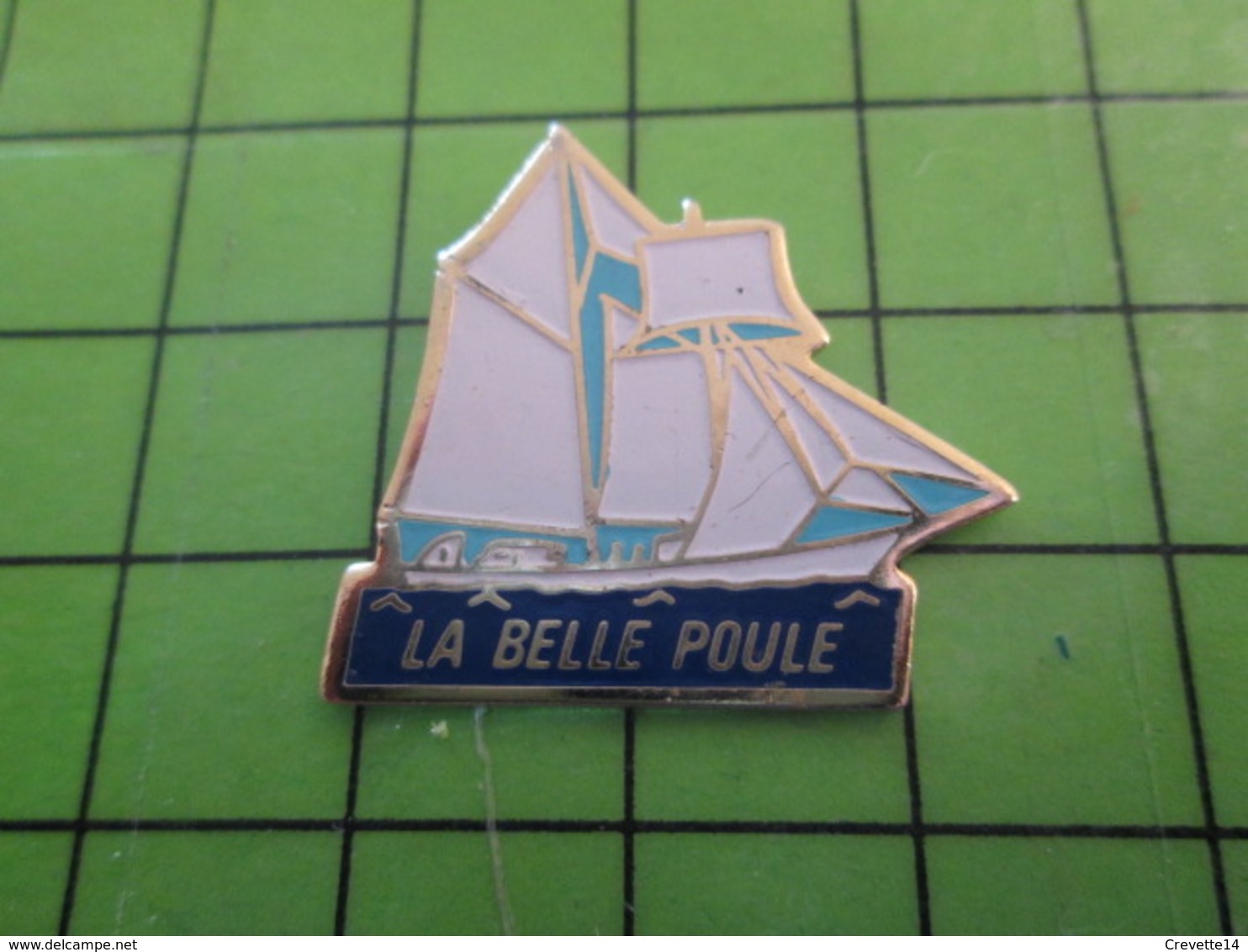 1018c Pin's Pins / Rare Et De Belle Qualité / THEME BATEAUX : GOELETTE LA BELLE POULE - Boats