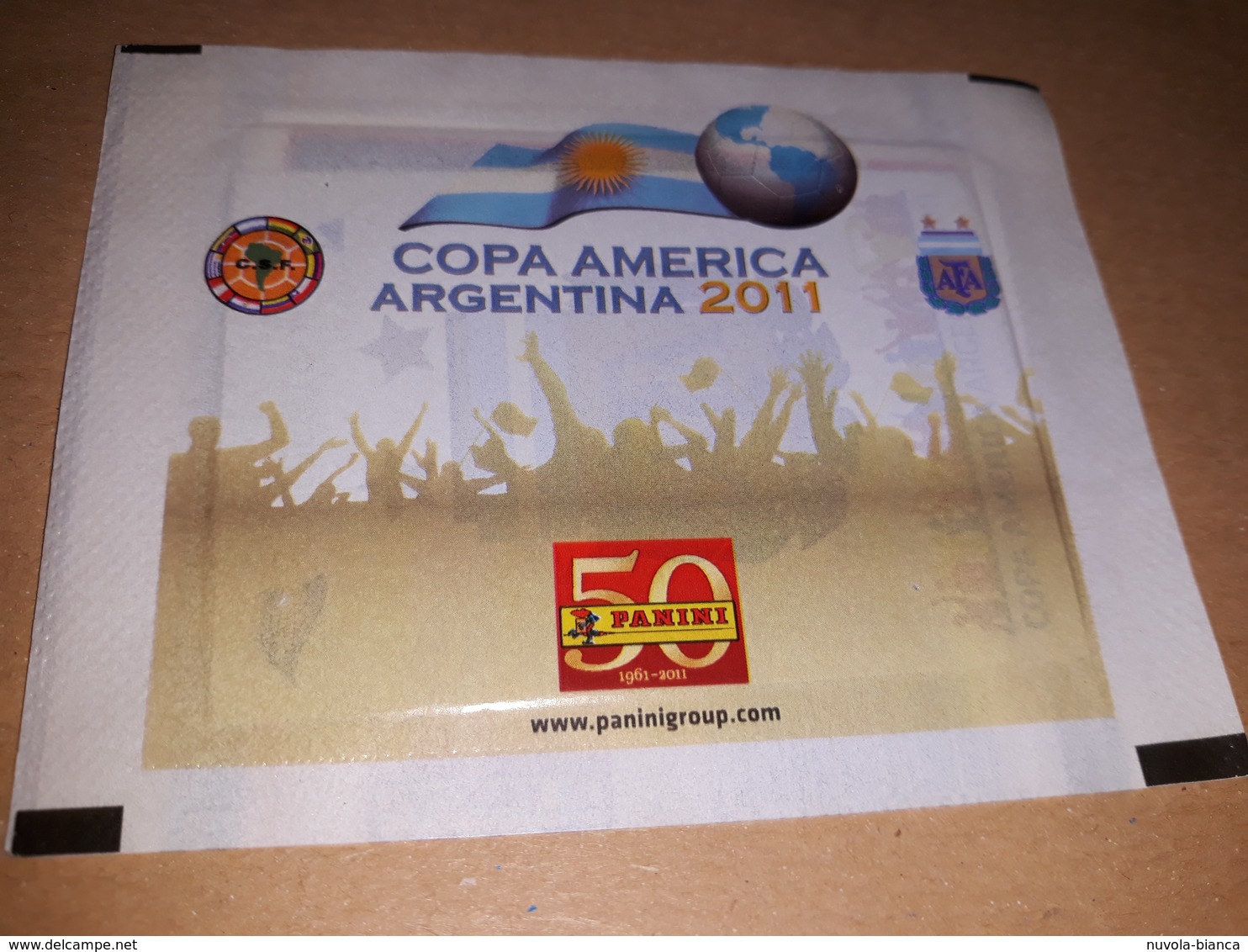 Copa America Argentina 2011bustina Sfondo Bianco Con Figurine Panini. - Edizione Italiana