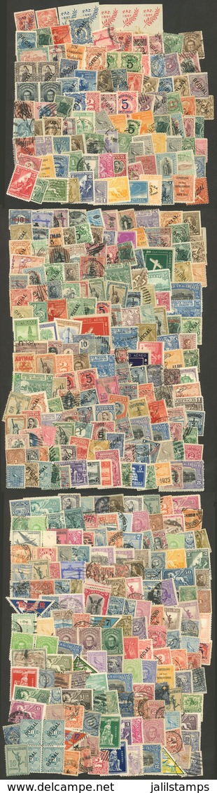 URUGUAY: "Envelope With Several Hundreds Stamps, Mainly Old And Of Very Fine General Quality. It Includes Many Rare And  - Uruguay