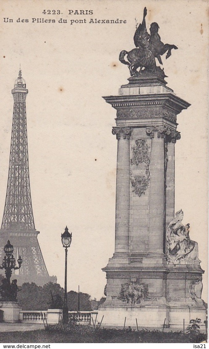 lot de 50 CPA de PARIS toutes scannées: monuments;; Tour Eiffel, Montmartre, ponts; églises, rues, République, etc.