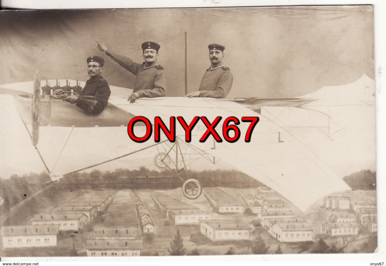 Carte Postale Photo Militaire Allemand Montage Photo AVION RUMPLER TAUBE Aviation-Camp Fictif-Soldaten - Fotografie