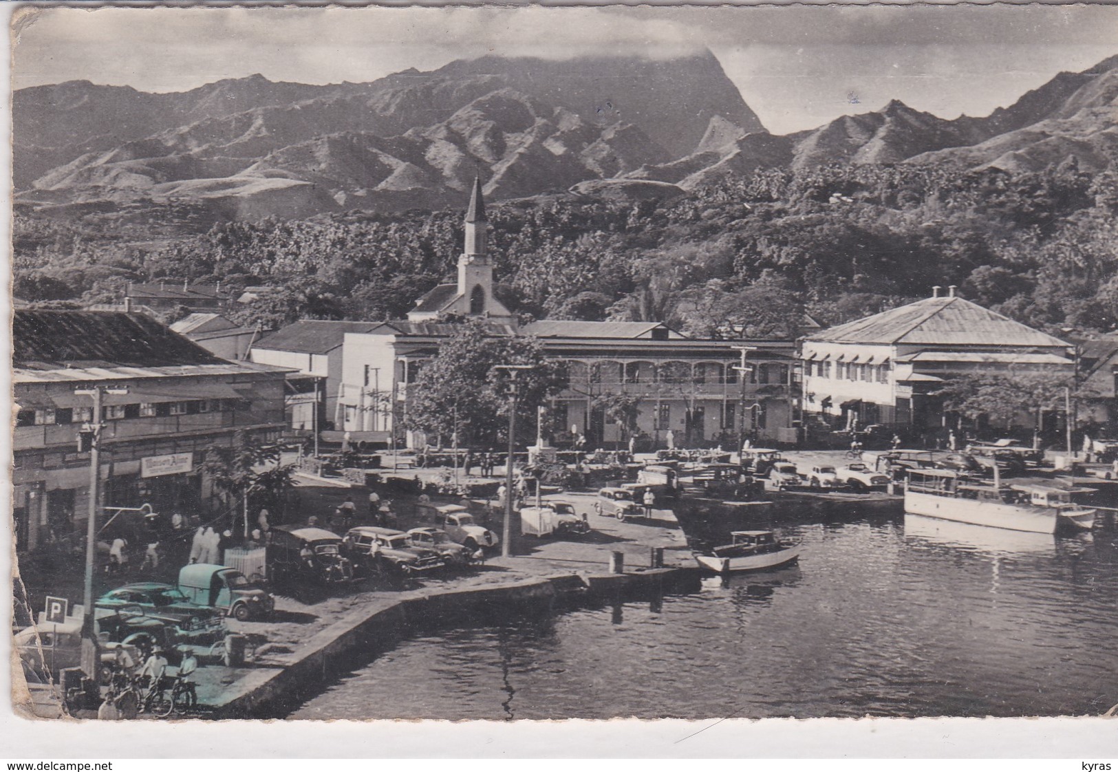 PS / CPSM 9X14 . TAHITI. Port De Papeete ( En 1960 : Animée) + Pub Aviation : "La Route De TAHITI") - Polynésie Française