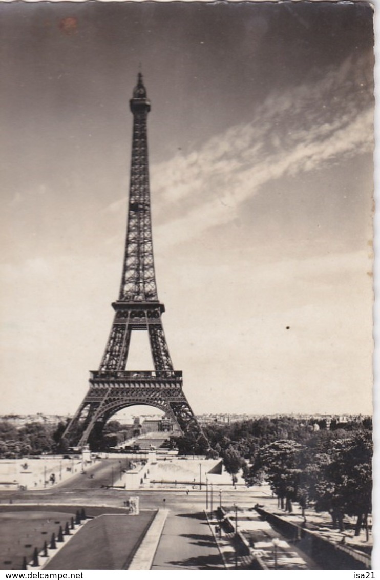 lot de 50 CPSM de PARIS (1950-1970)  toutes scannées: monuments;; Tour Eiffel, ponts; églises, rues, la Seine,  ND, etc.