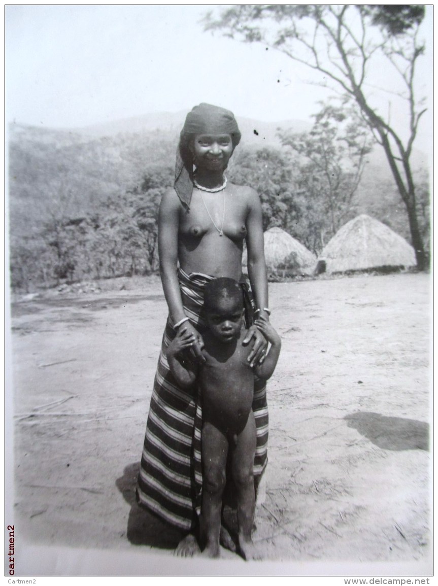 ALBUM 160 PHOTOGRAPHIES AFRIQUE EROTISME CONAKRY CONSTUCTION DRAGUE GEOMETRE CHASSE SCAPHANDRIER FOTOBA TAMARA EROTICISM