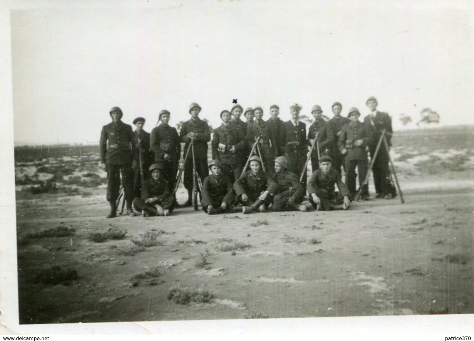 PHoto Soldats Au Tir à Chott El Bahira Tunisie En Cotobre 1941 à 8 Kms D'El Aouina Tunis - Guerre, Militaire