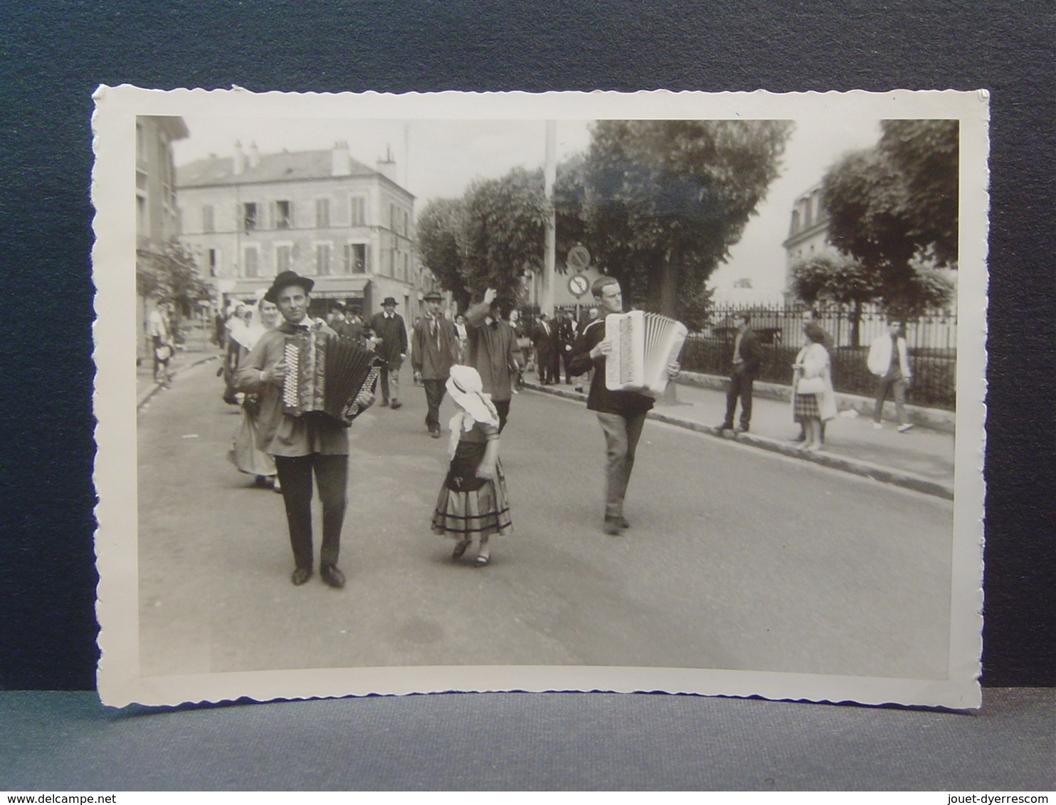 Brunoy Fêtes Le 14 Juin 1964 Le Périgord - Lieux