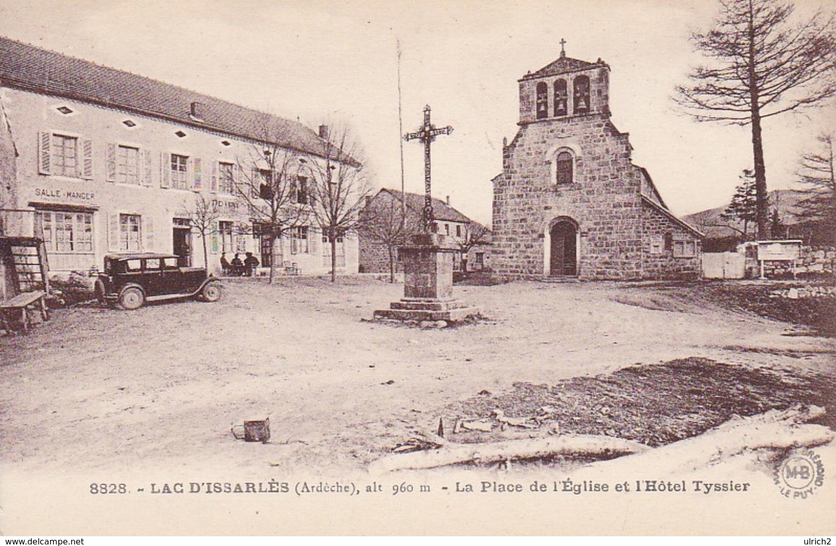 CPA Lac-d'Issarlès - La Place De L'Église Et L'Hôtel Tyssier (36663) - Largentiere