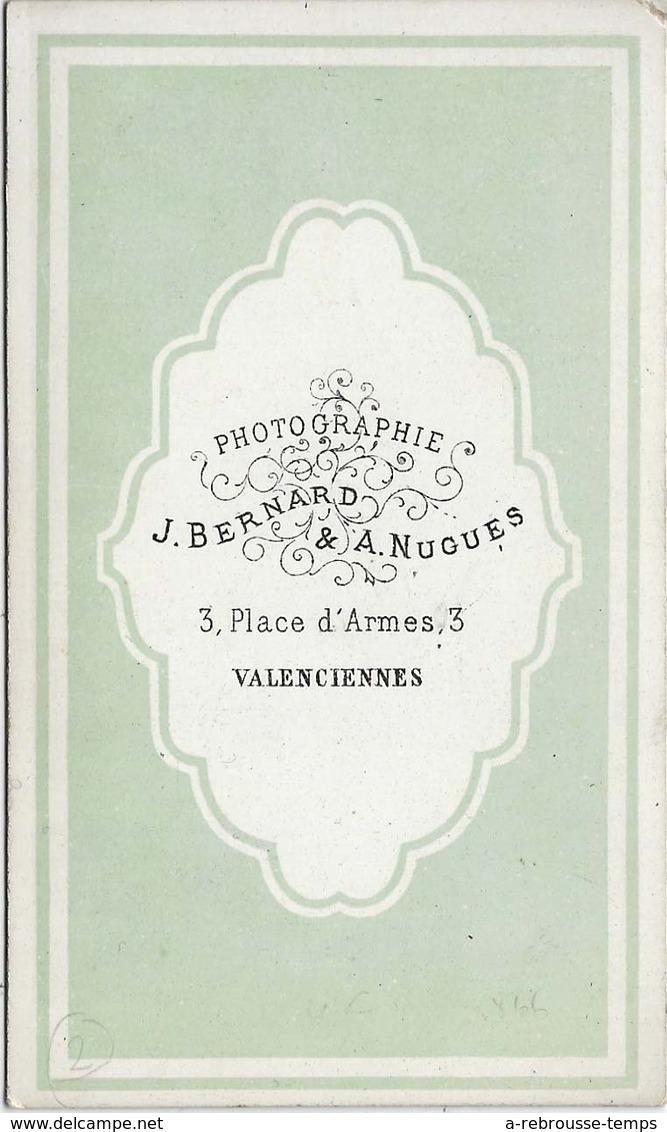 A VOIR-CDV Homme En Costume De Moine Ou  Disciple De Jésus- Photo Bernard Et A. Nugues à Valenciennes Place D'Armes - Old (before 1900)