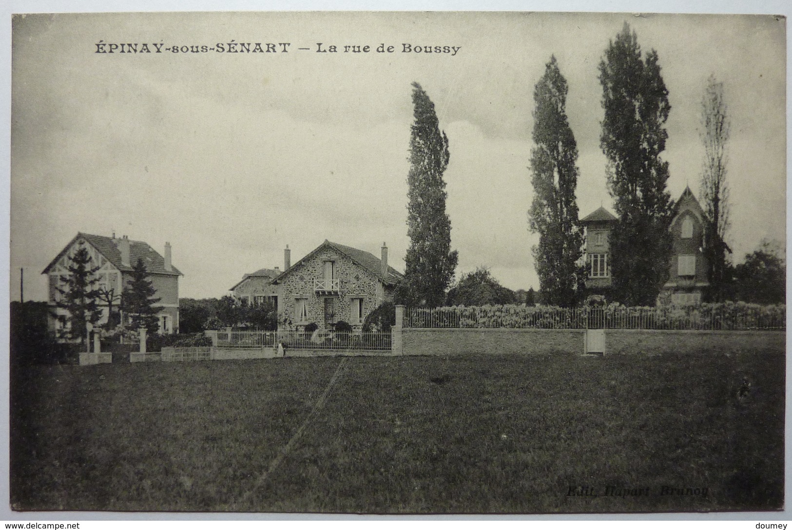 LA RUE DE BOUSSY - ÉPINAY SOUS SÉNART - Epinay Sous Senart