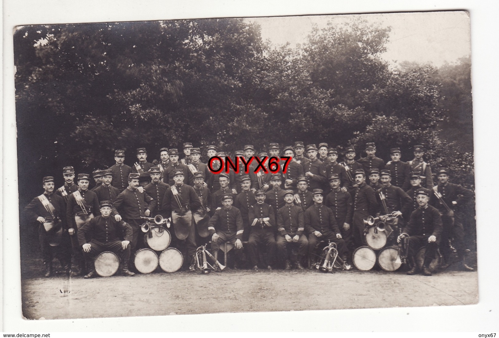 Carte Postale Photo Militaire Français  USSEL (Corrèze) 139 ème Régiment Hamonie Musique Instrument - Ussel